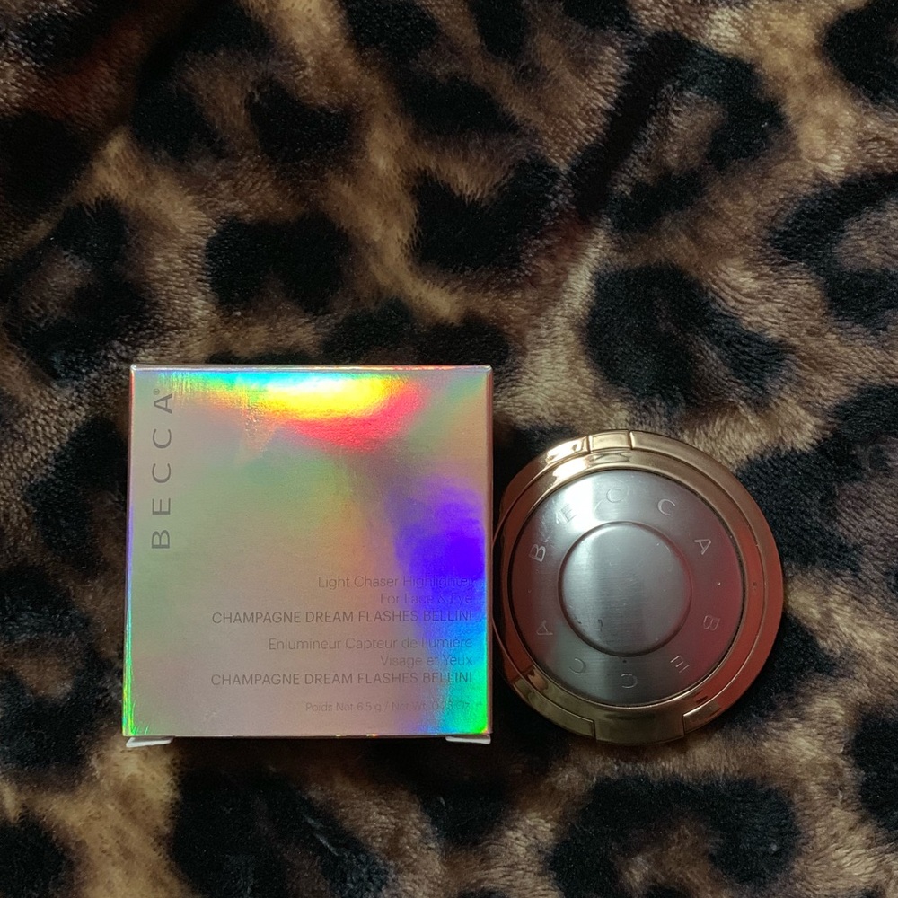 💄BECCA LIGHT CHASER HIGHLIGHTER💄